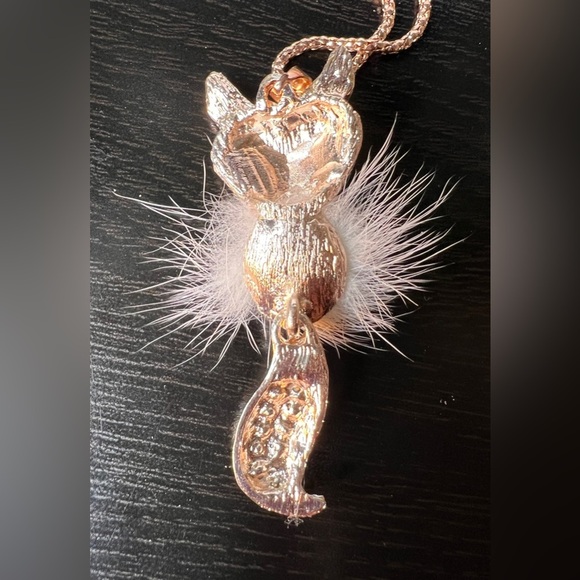 🦊 NWT! One Foxy Lady Rhinestone & Fur Necklace - Picture 4 of 8